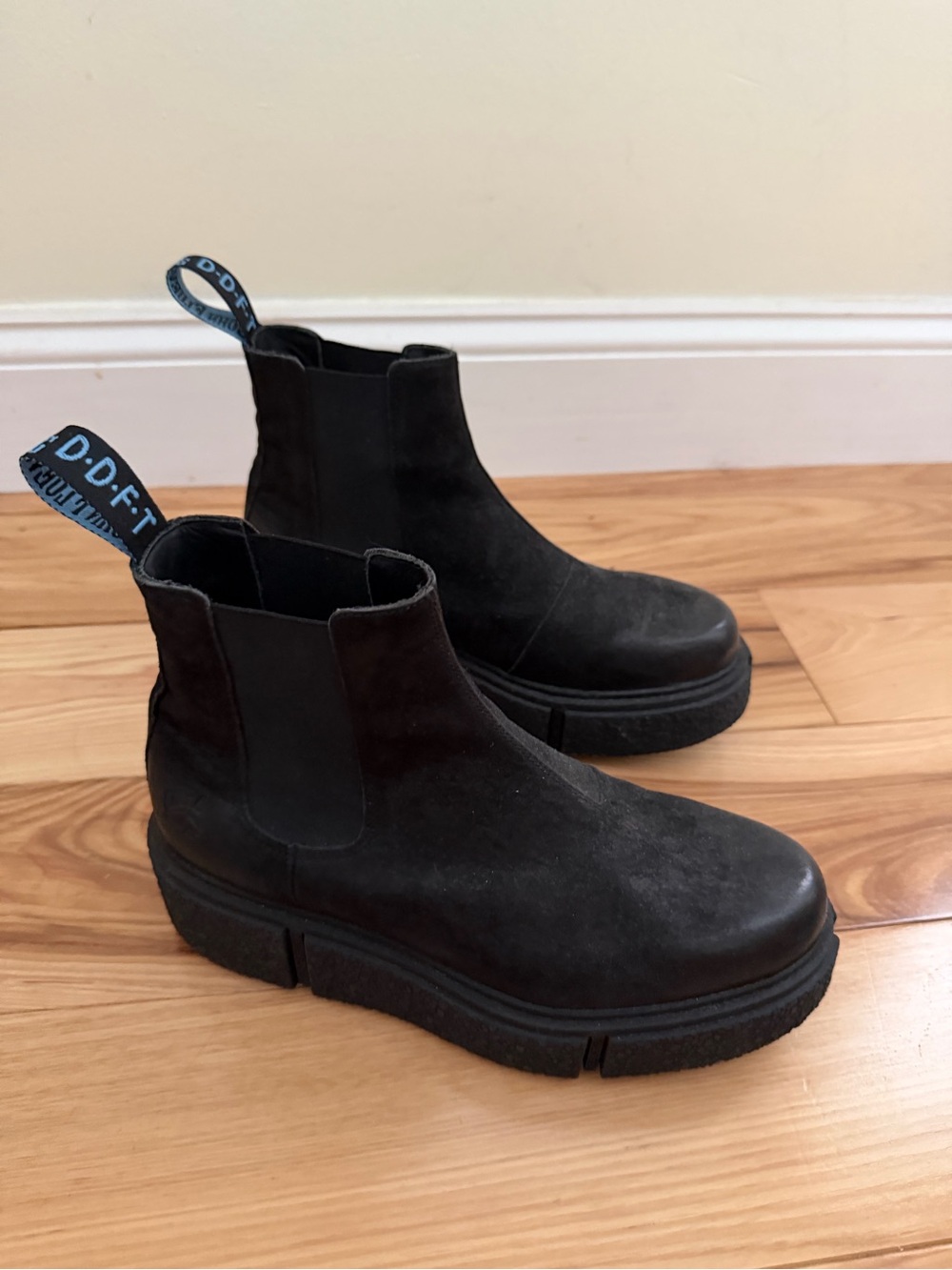 John Fluevog Piccolomini Black Platform Chelsea Boots Women’s 11 Men’s 9
